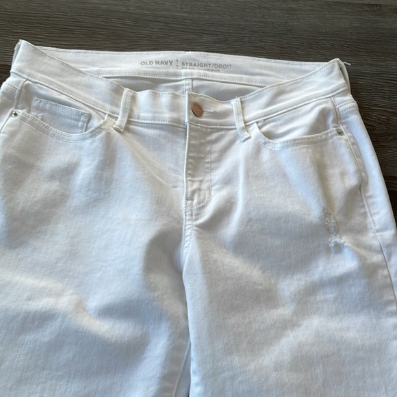Old Navy Mid-Rise Straight Crop Bright White Distressed Five Pocket Jeans - Picture 5 of 13